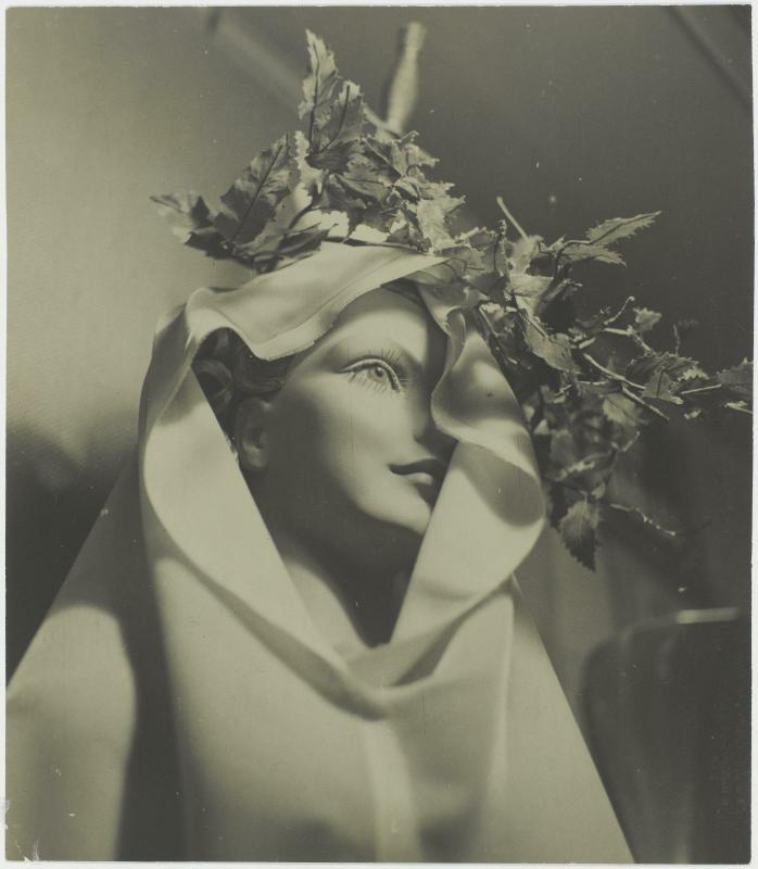 Gaston Paris, Mannequin de Kurt Seligmann à l'Exposition Internationale du surréalisme 1938 