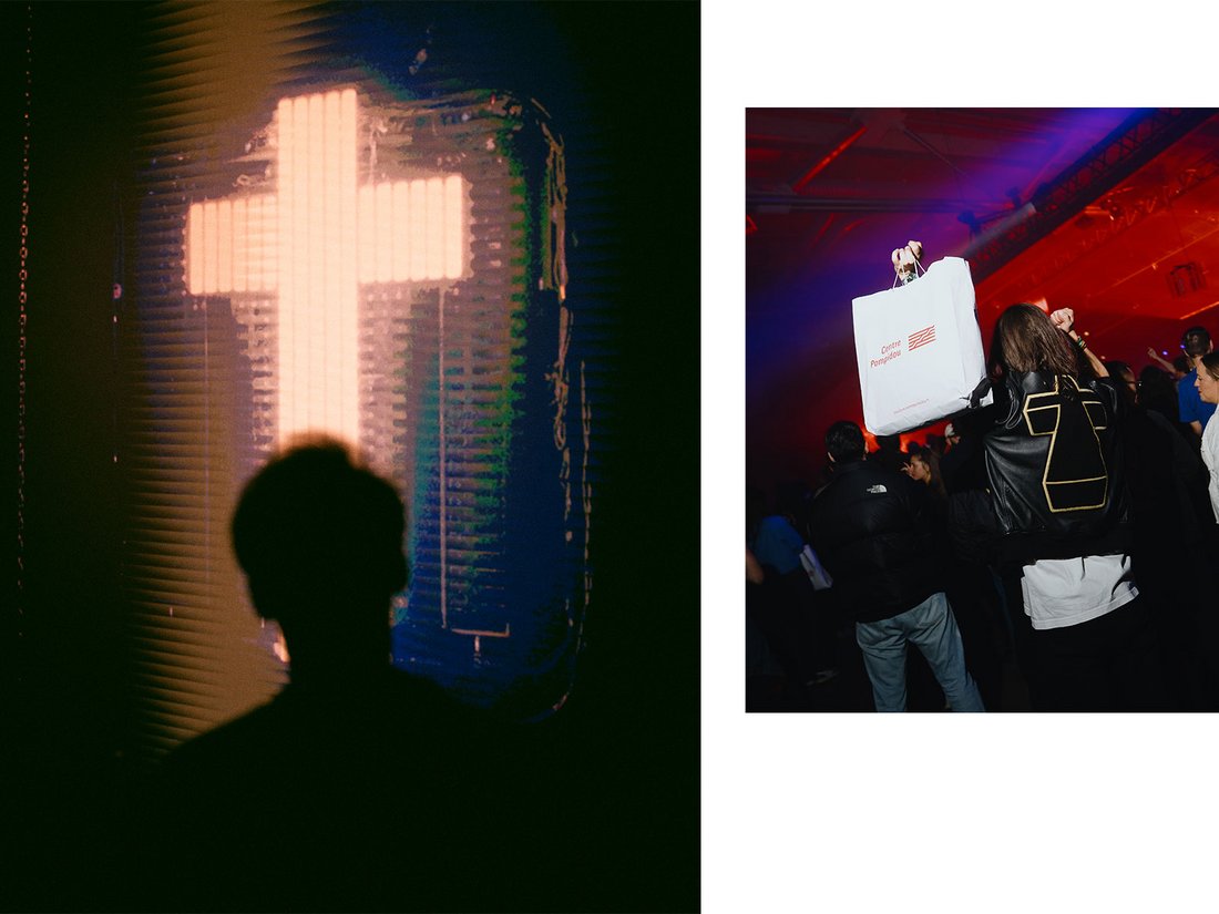 À gauche, une silhouette se tient devant une croix lumineuse, baignée d’une lumière chaude, créant une ambiance quasi spirituelle. À droite, une scène de fête urbaine animée, avec un jeu de lumières rouges et bleues. Une personne en blouson noir affiche une croix dorée brodée dans le dos, le logo de Justice, élevant un sac marqué "Pompidou Paris". L’image évoque une fusion entre symbolisme religieux et culture streetwear contemporaine.