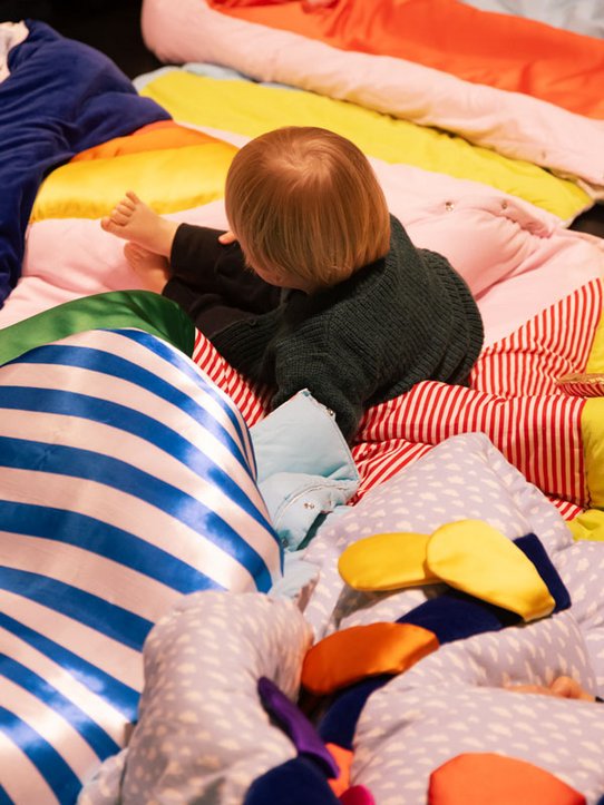 Enfant ou adulte, à chacun son échelle, son imaginaire, photo © H. Véronèse / Centre Pompidou