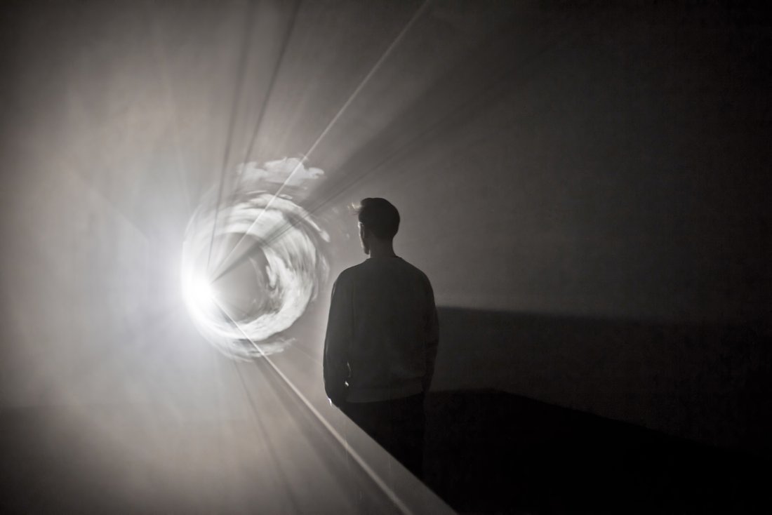 Installation " Anthony McCall : Lumière" 
