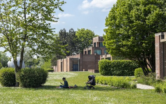 LaM, Lille - partenaire de la Constellation du Centre Pompidou : Détail de la façade sur le jardin