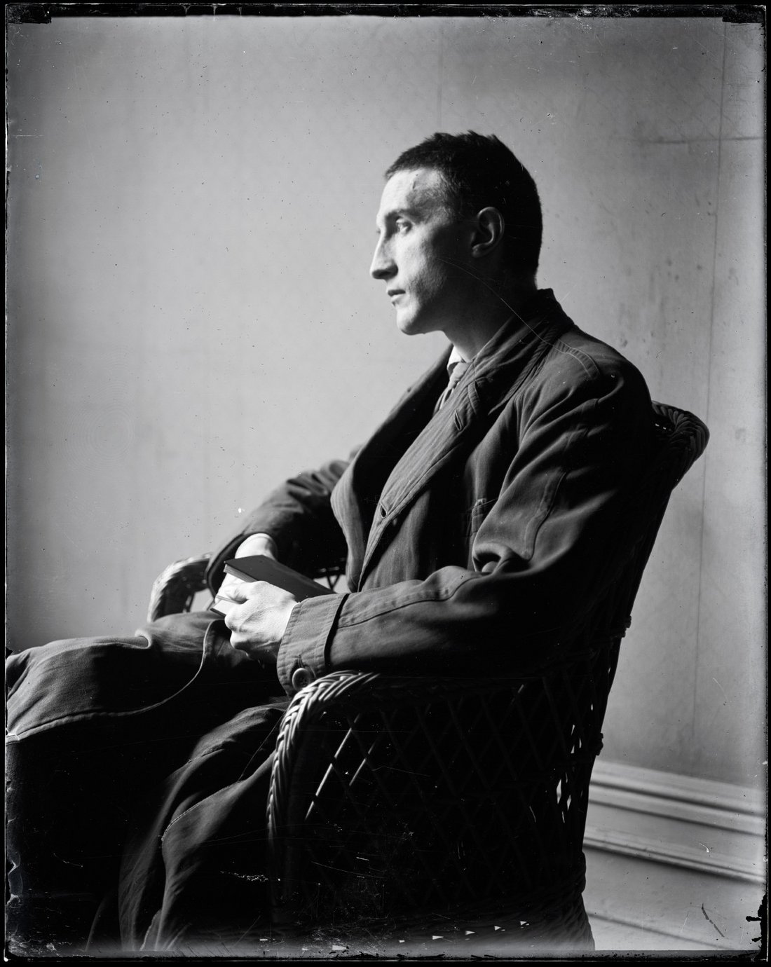 Portail Duchamp : Portrait de Duchamp par Man Ray, 1919