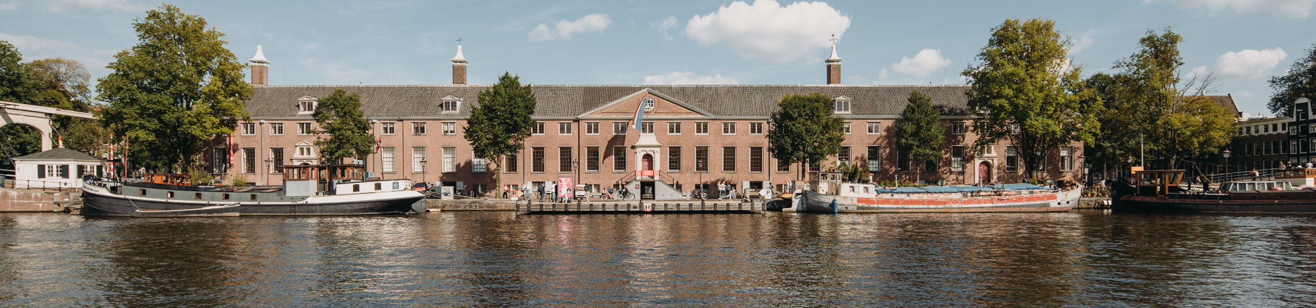 H'ART Museum, Amsterdam : vue de la façade depuis l'Amstel