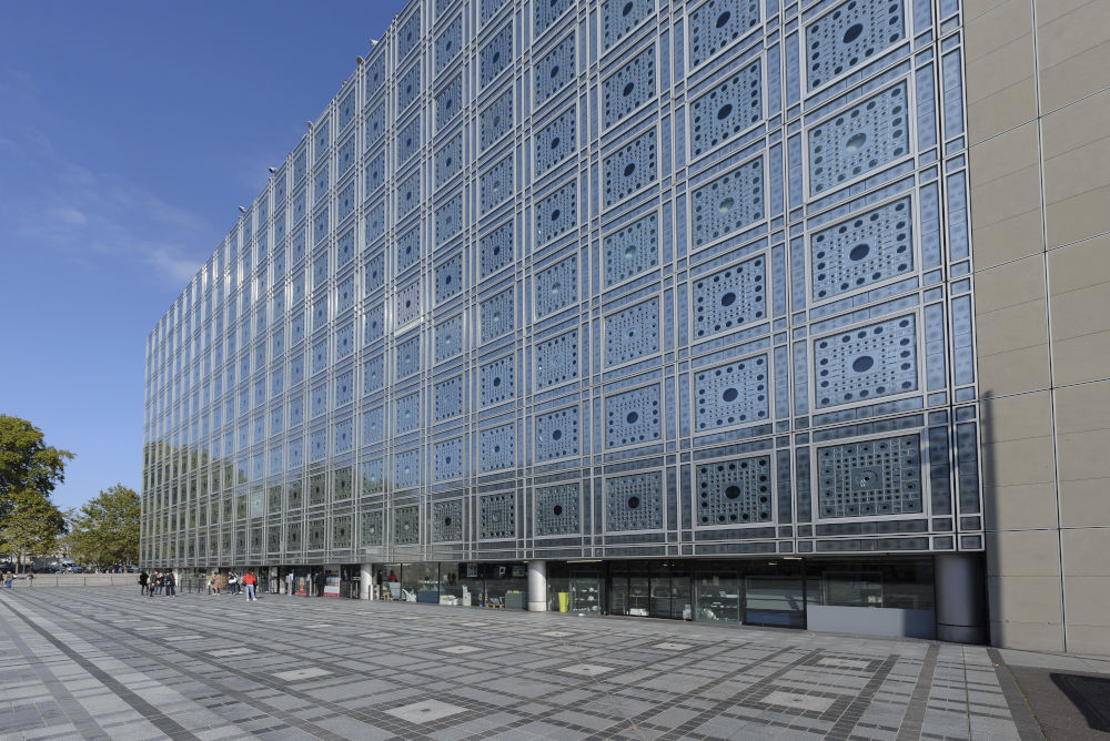 Institut du monde arabe, Paris : vue de la façade d'entrée