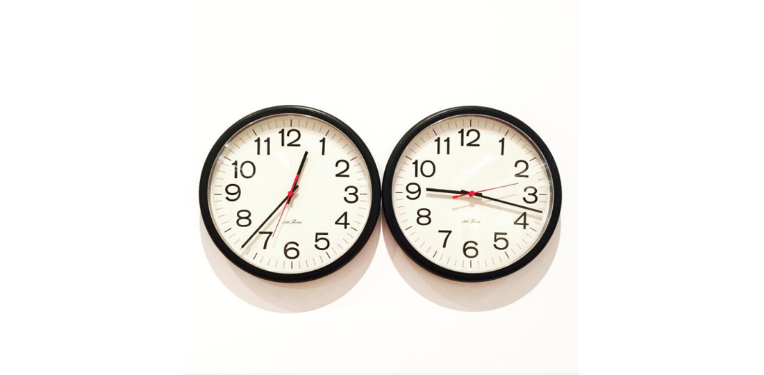 Felix Gonzalez-Torres, "Untitled" (Perfect Lovers), 1987-1990. Wall clocks