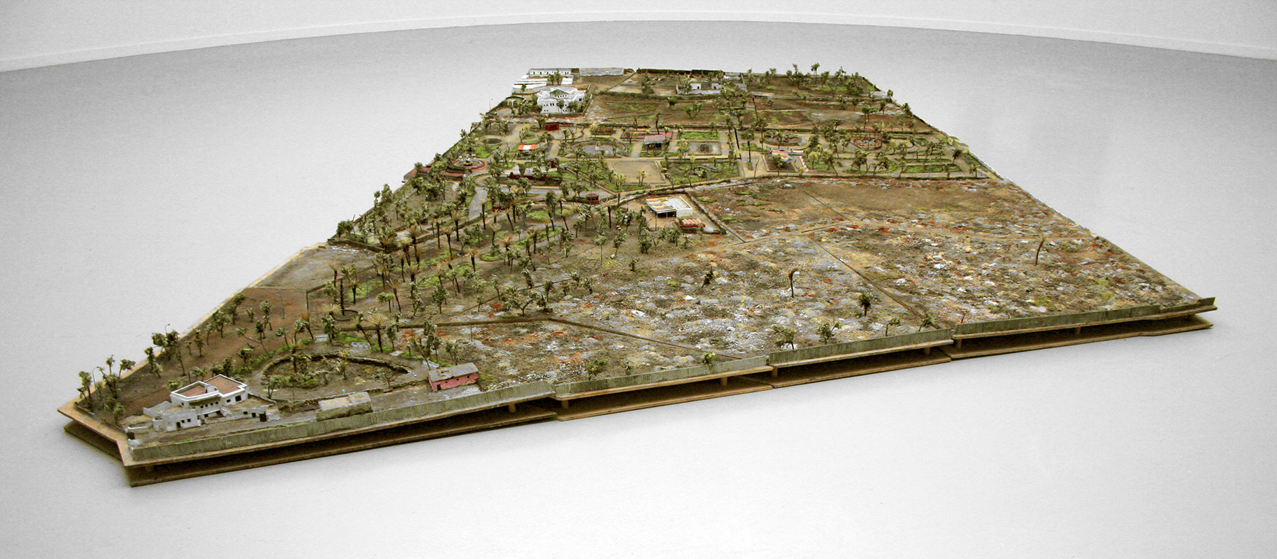 Hassan Darsi, Le Projet de la maquette, 2002-2003