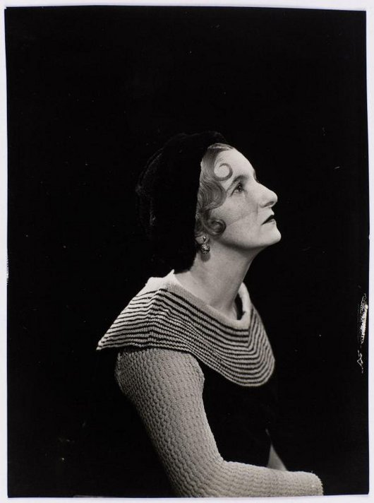 Man Ray (Emmanuel Radnitzky, dit), Valentine Hugo 1935 